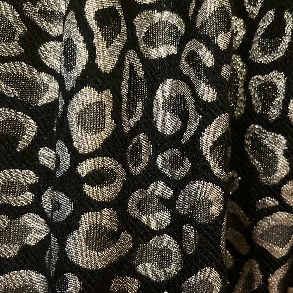 ✨Like New Gianni Bini Black & Gold Skirt✨ - Picture 2 of 5